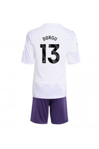 Manchester United Patrick Dorgu #13 Babytruitje Uit tenue Kind 2025-26 Korte Mouw (+ Korte broeken)